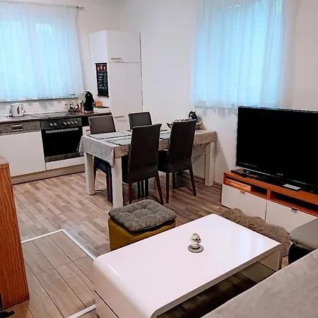 Apartmanovy Dom Kocka