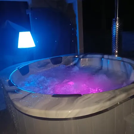 Apartmanovy Dom Kocka 度假居