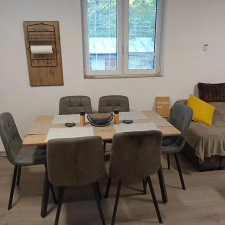 Apartmanovy Dom Kocka Feriehus