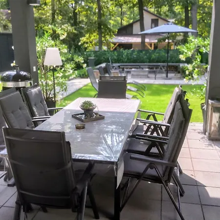 Apartmanovy Dom Kocka *