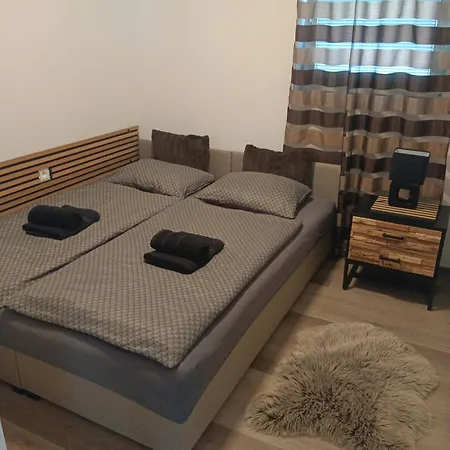 Apartmanovy Dom Kocka Feriehus