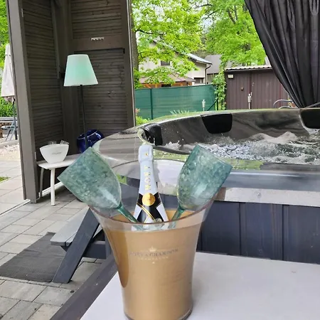 Apartmanovy Dom Kocka Feriehus Sastin-Straze